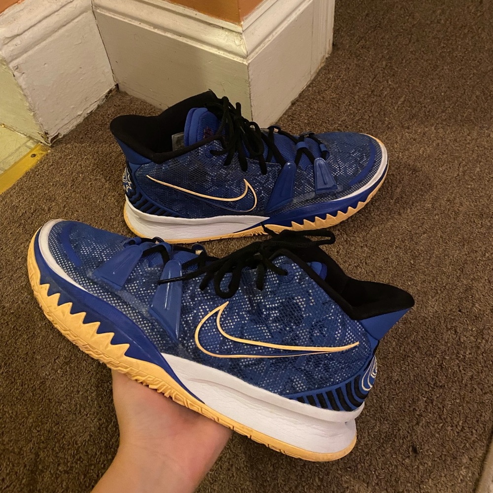 Nike Kyrie 7